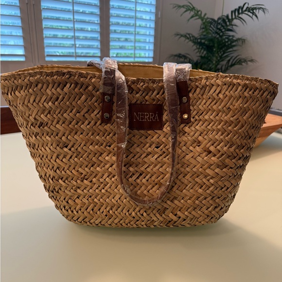 Handbags - Straw Tote/Beach Bag